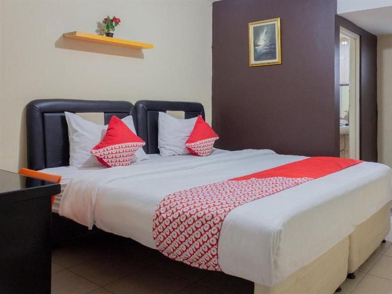 Audah Guesthouse Syariah Redpartner Джакарта Екстер'єр фото
