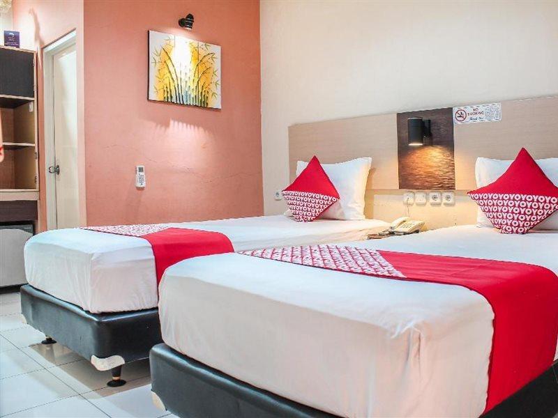 Audah Guesthouse Syariah Redpartner Джакарта Екстер'єр фото