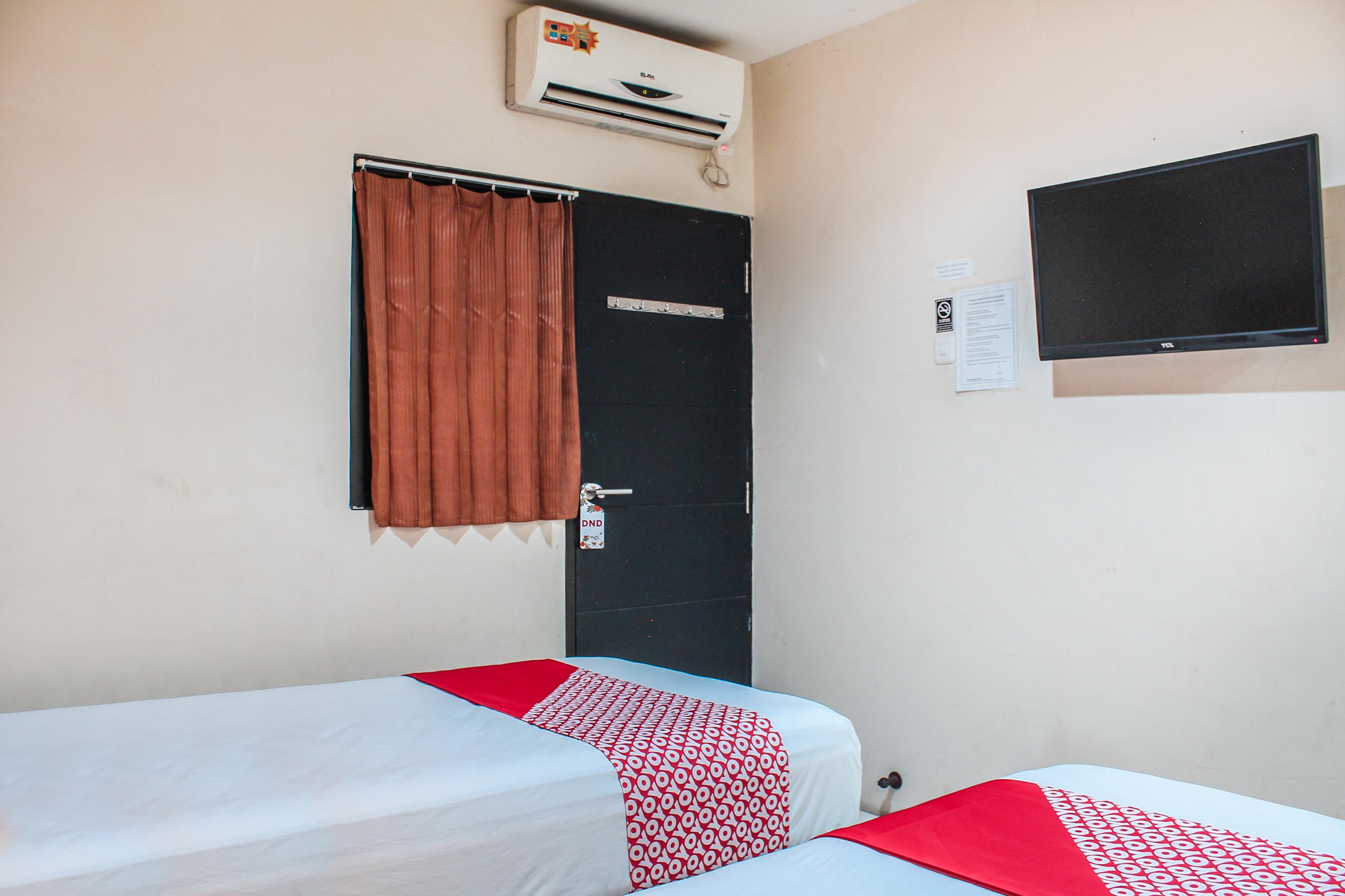 Audah Guesthouse Syariah Redpartner Джакарта Екстер'єр фото