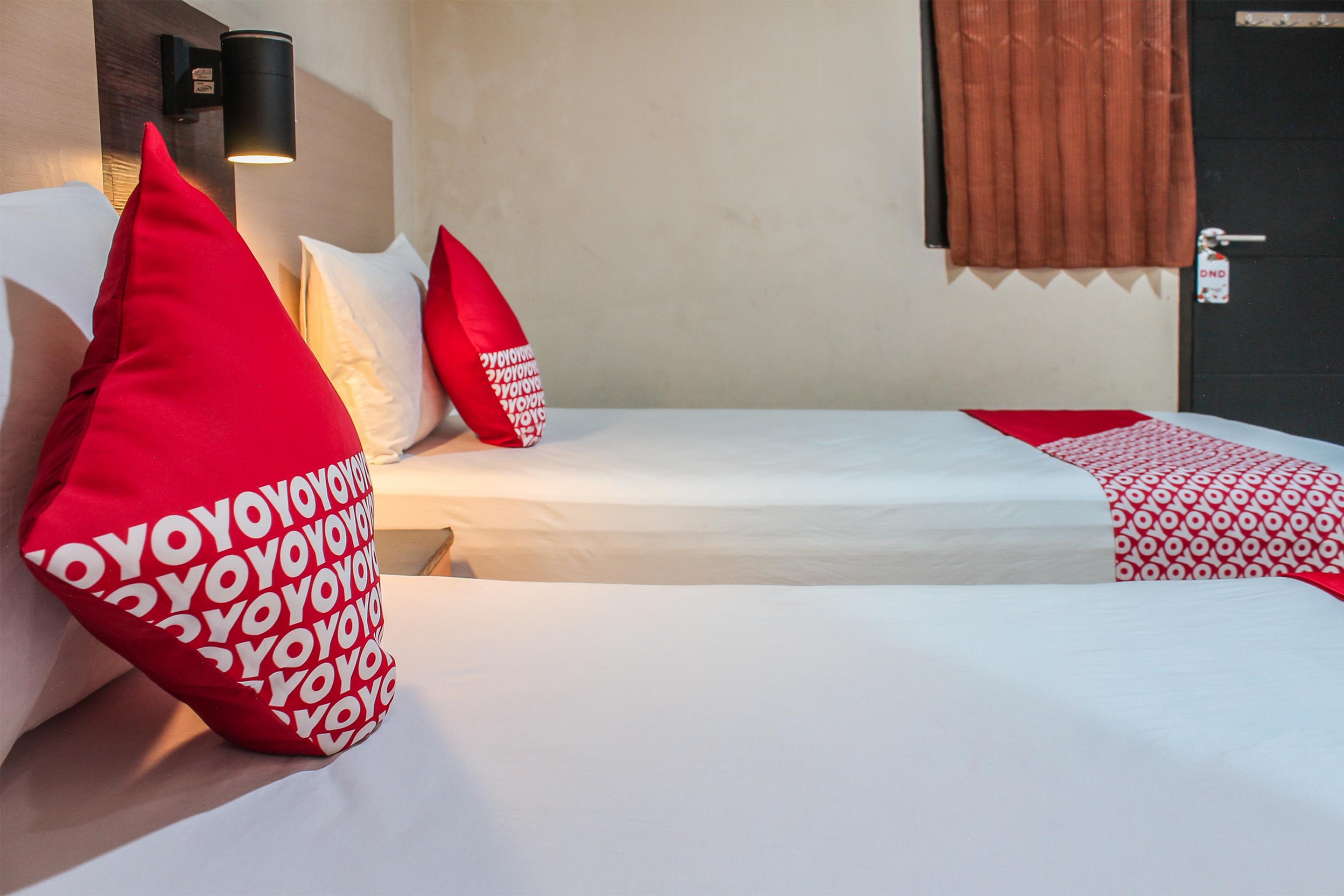 Audah Guesthouse Syariah Redpartner Джакарта Екстер'єр фото