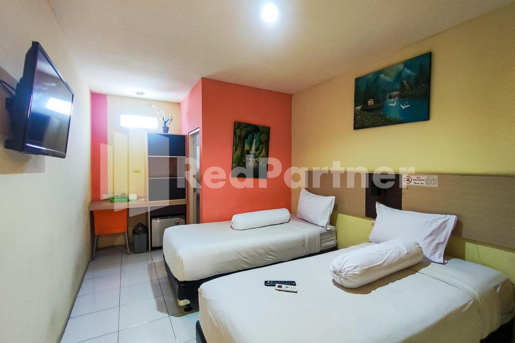 Audah Guesthouse Syariah Redpartner Джакарта Екстер'єр фото