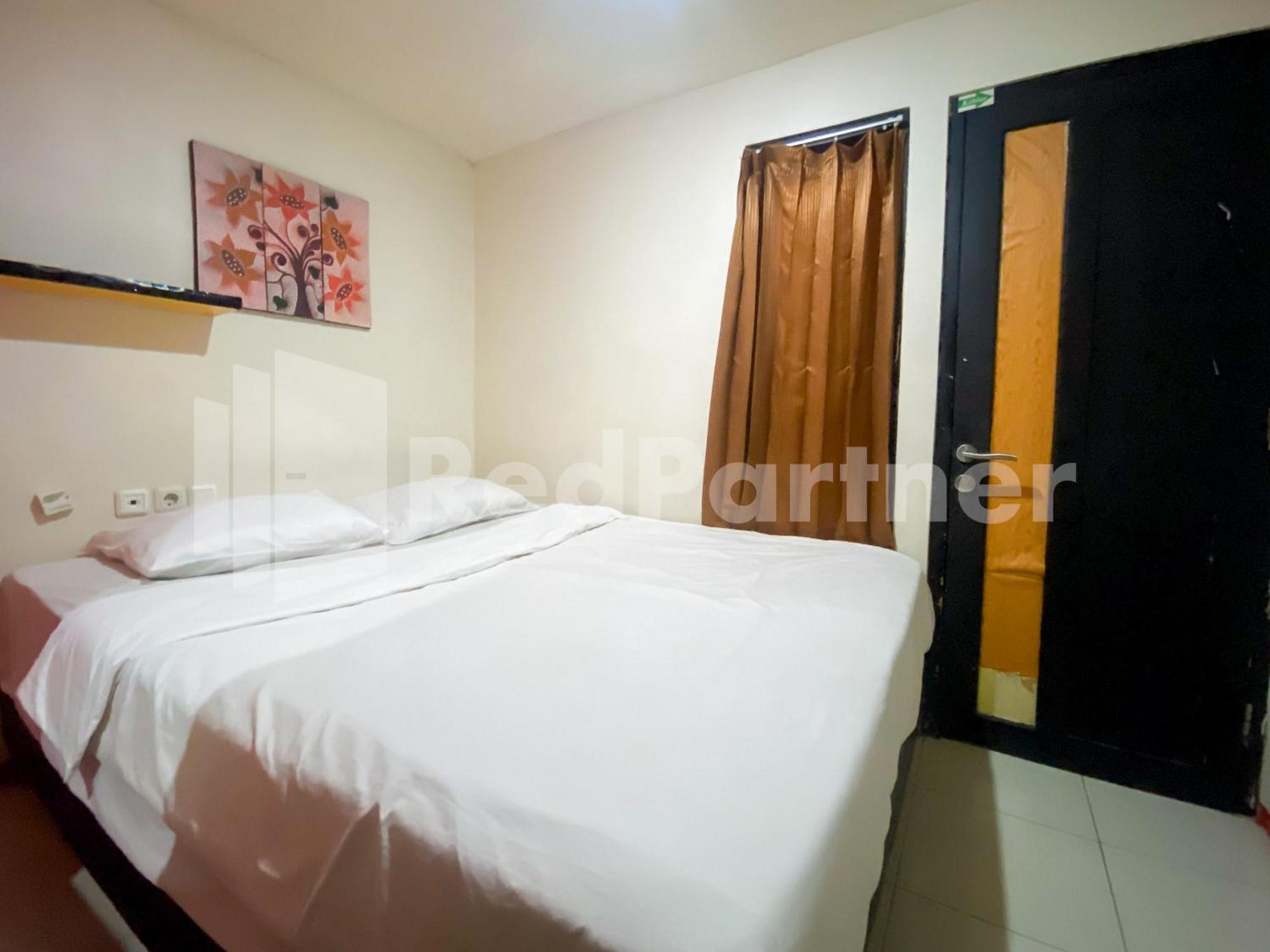 Audah Guesthouse Syariah Redpartner Джакарта Екстер'єр фото