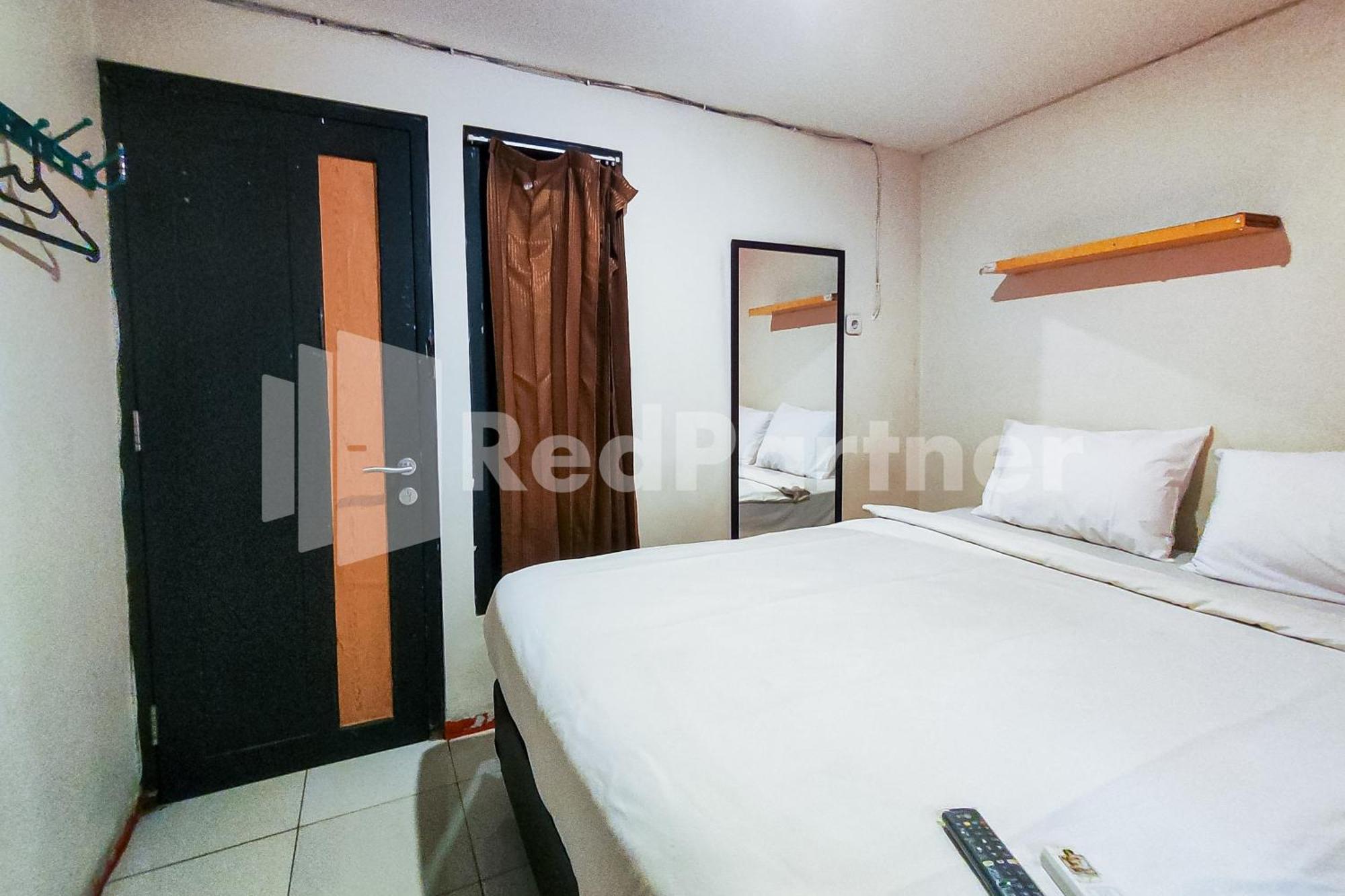 Audah Guesthouse Syariah Redpartner Джакарта Екстер'єр фото